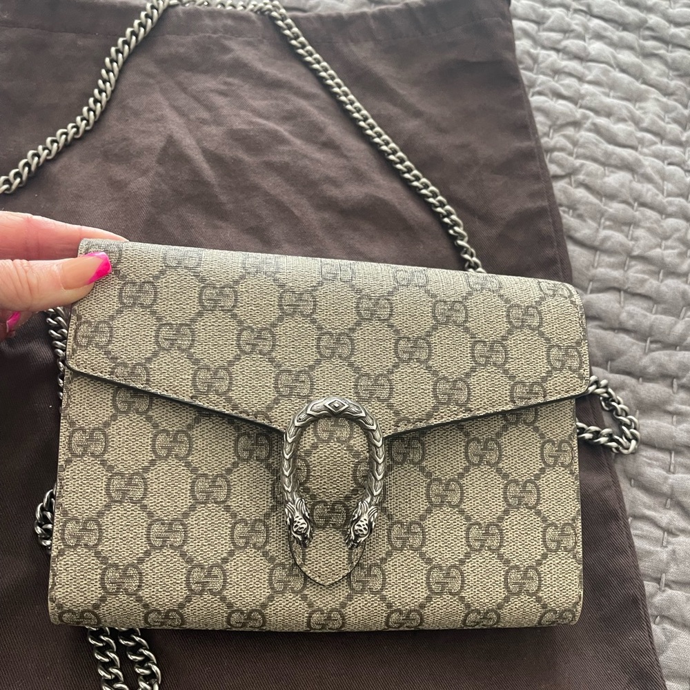 Gucci Dionysus GG Supreme chain wallet